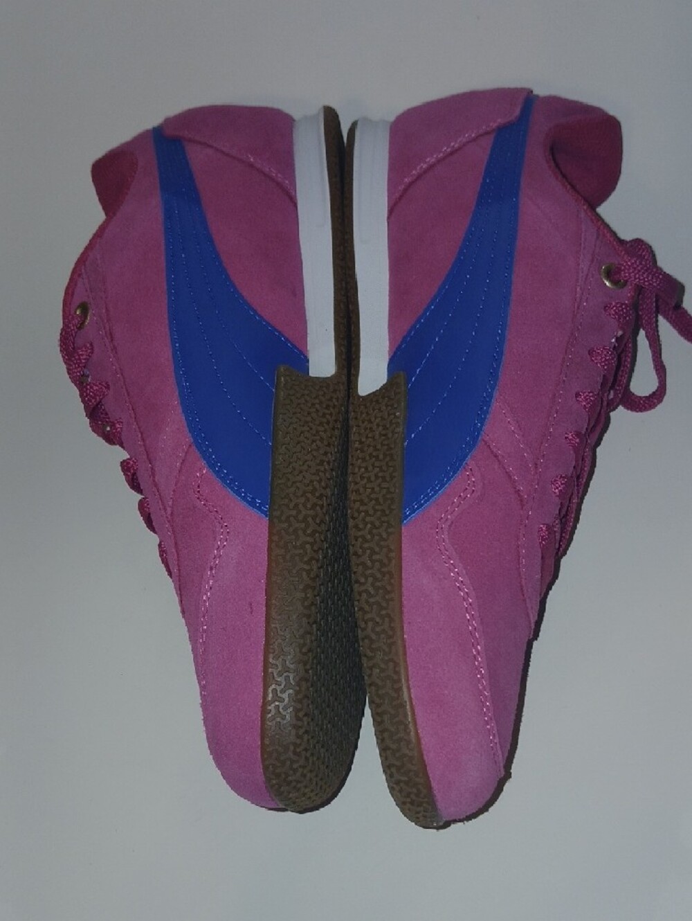 Puma Pink Suede Sneakers with Blue Formstripe and Gold Accents - Picture 5 of 6